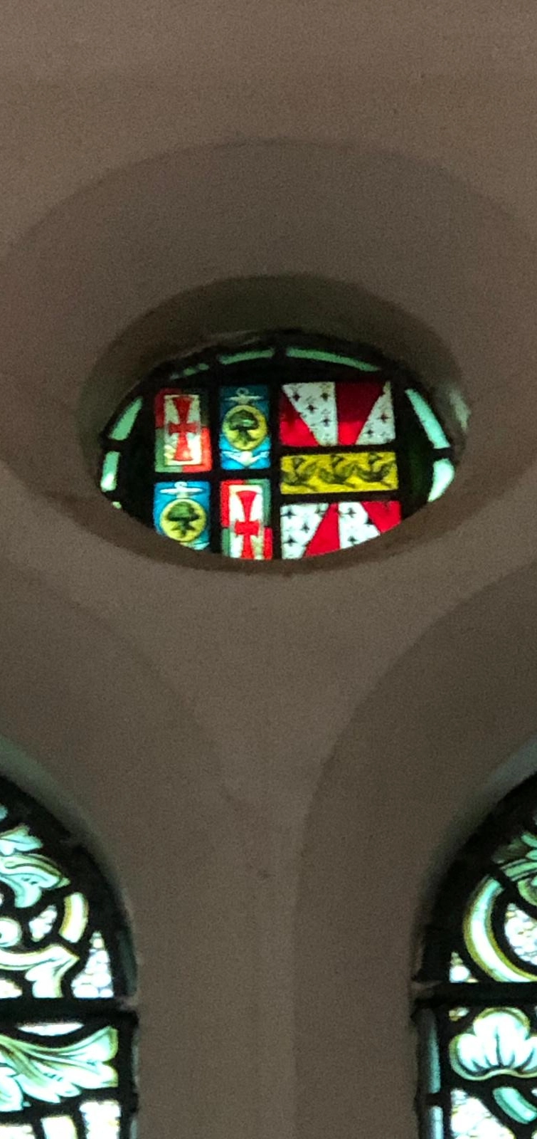 stainedglass-north-crest